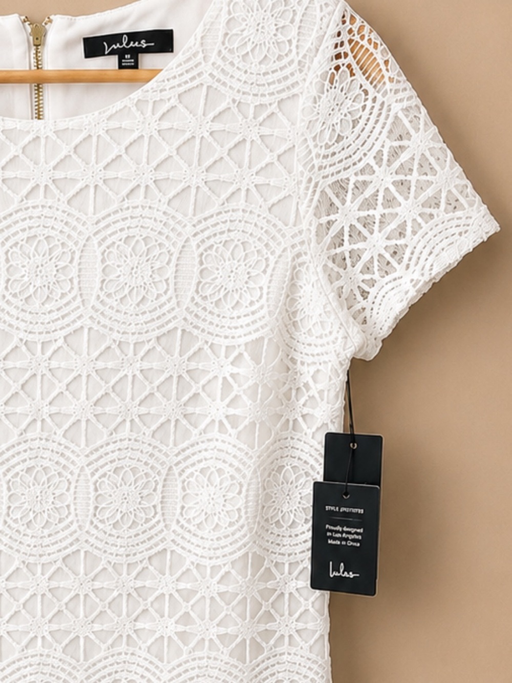 NWT-Lulu's White Crotchet Lace Shift Dress-Medium - Picture 4 of 6